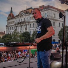 DJ Kau - Standovár Gábor